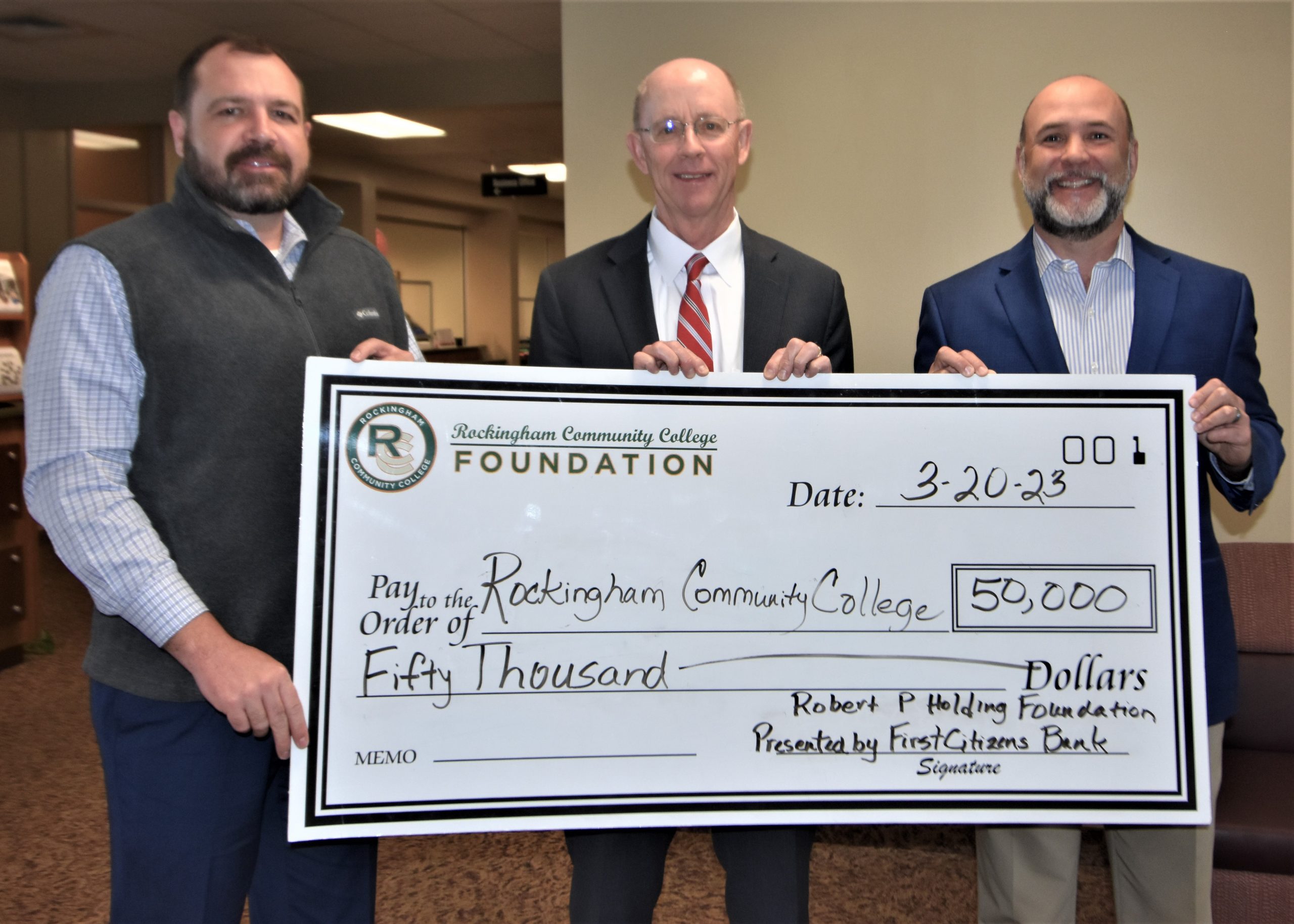 First Citizens Makes Donation To RCC – Rockingham Update (RCENO.com)